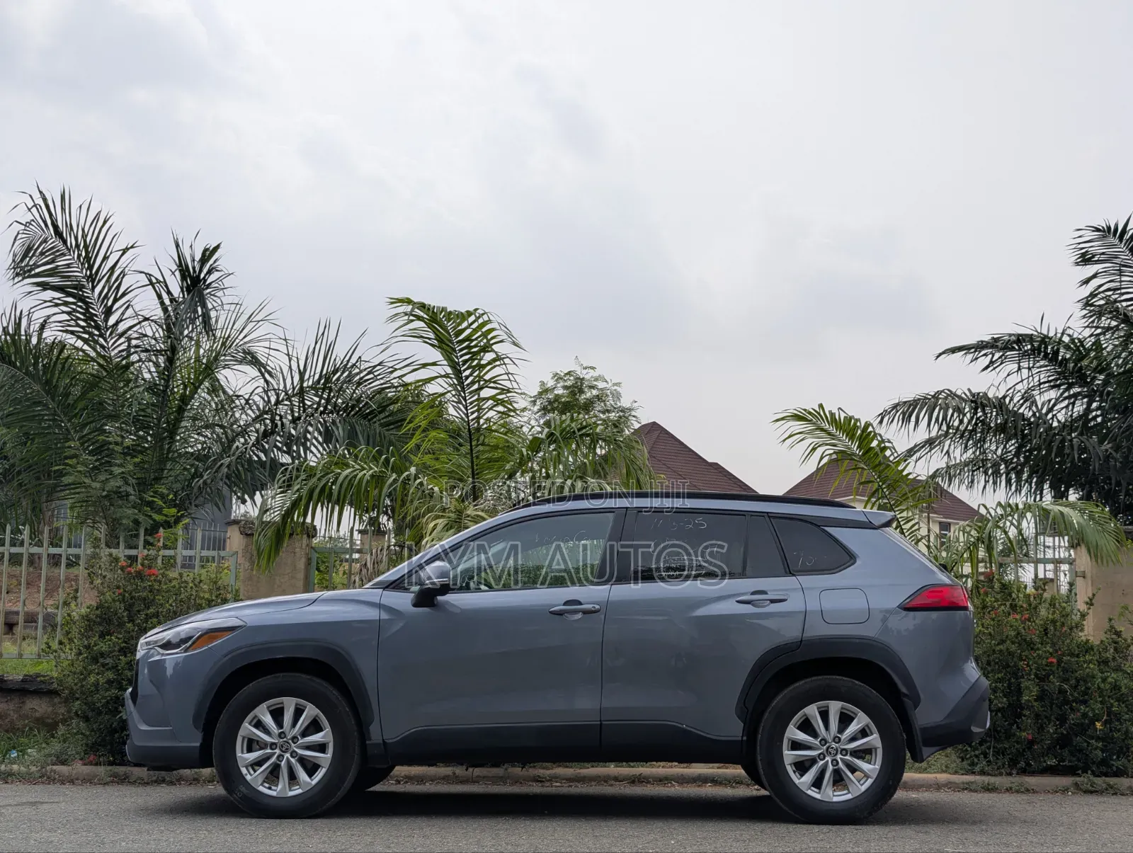 Toyota Corolla Cross LE 4WD 2024 Gray