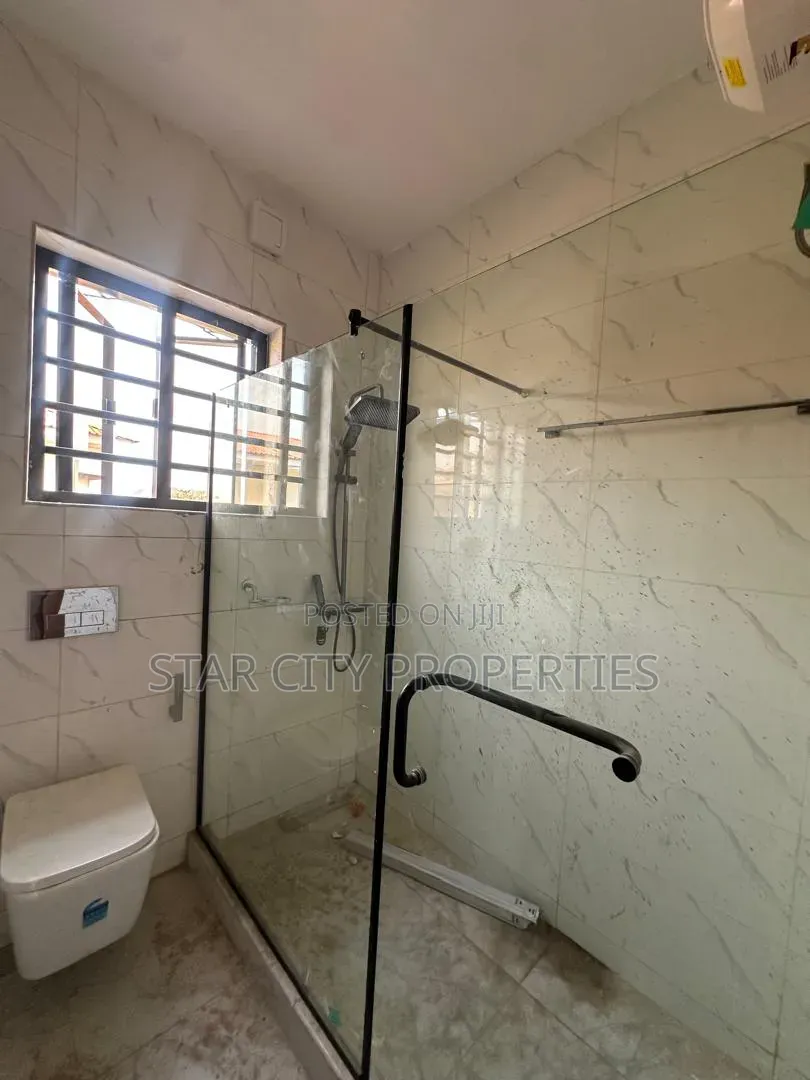 5bdrm Duplex in Ph 1, Omole Phase 1 for sale