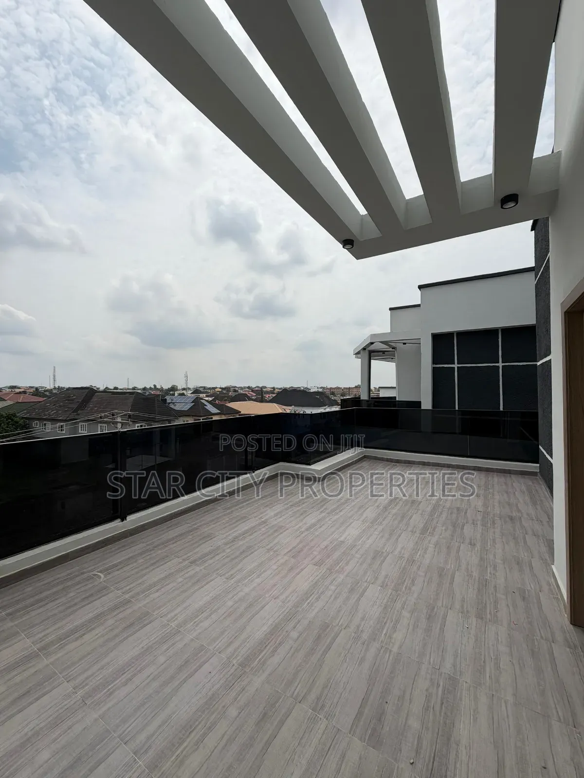 5bdrm Duplex in Omole for sale