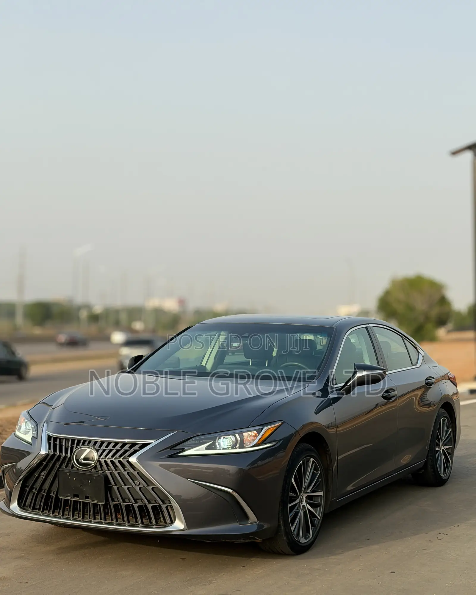 Lexus ES 350 Luxury FWD 2023 Gray