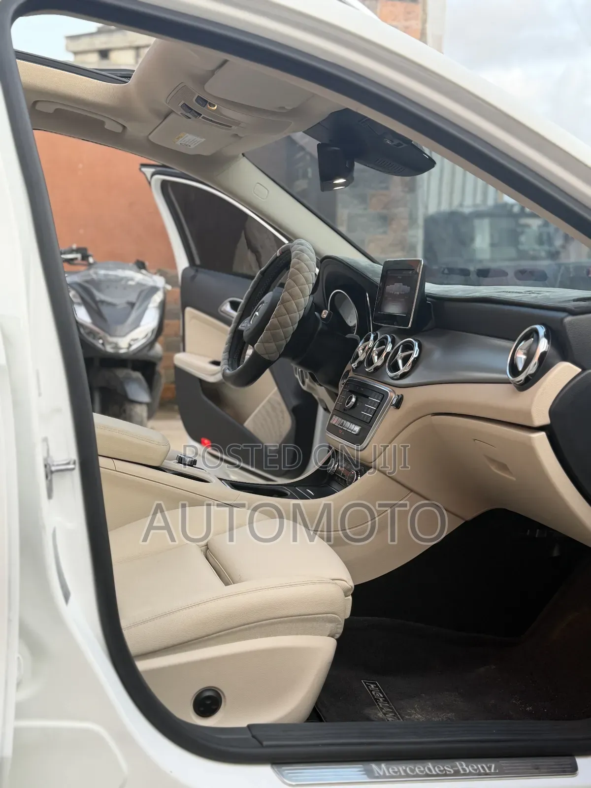 Mercedes-Benz GLA 250 2019 White