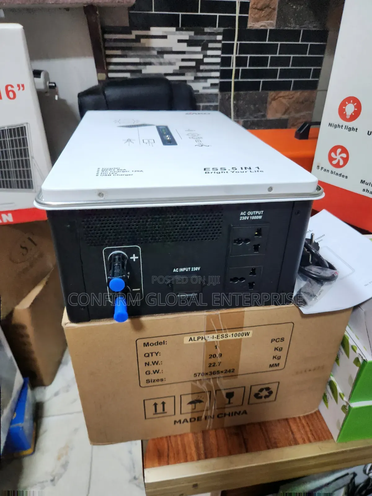 Brand New 1000w Solar Generator With 2kwh Lithium Battery With