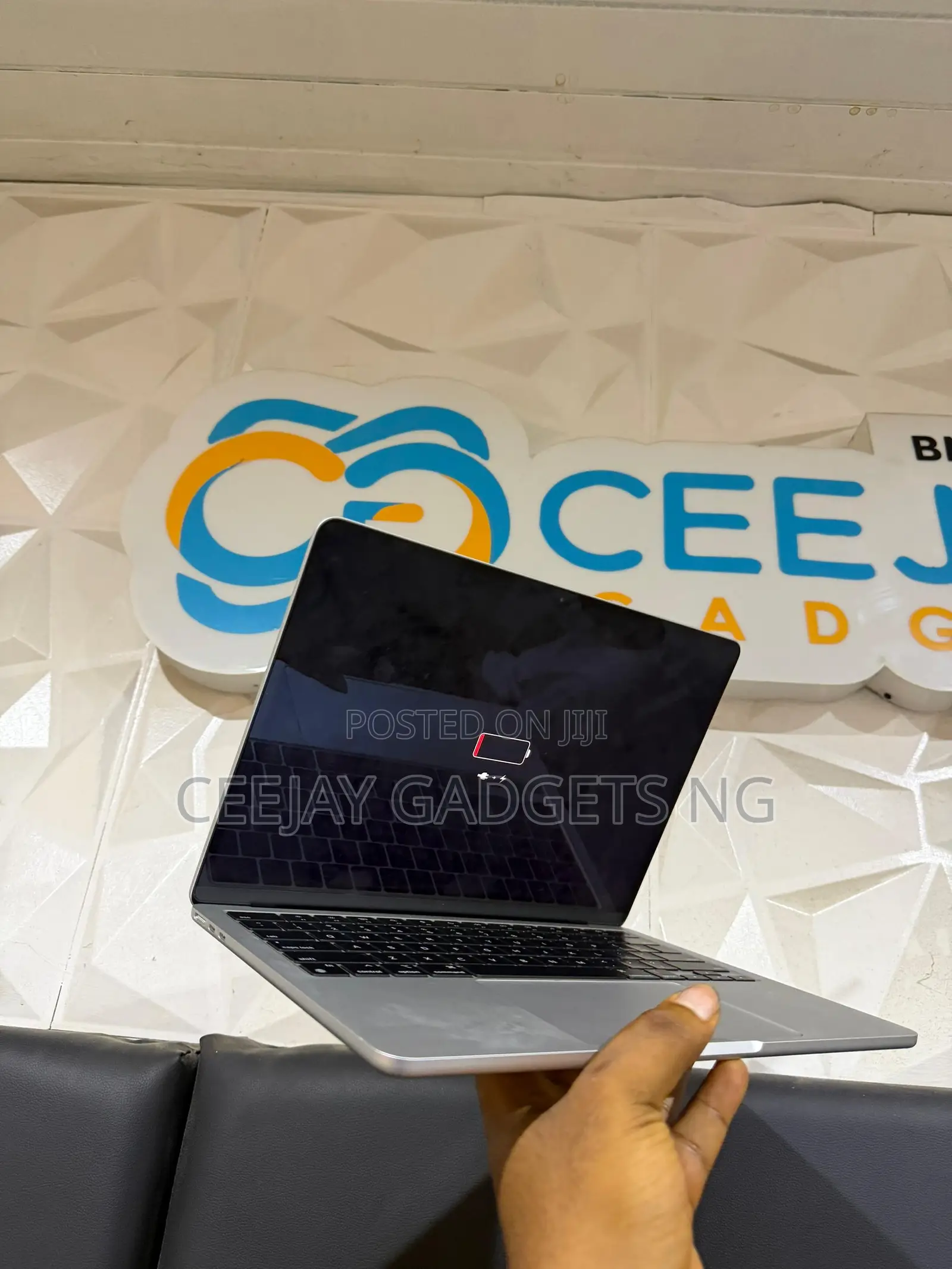Laptop Apple MacBook Air 2023 M2 8GB Apple M2 SSD 512GB