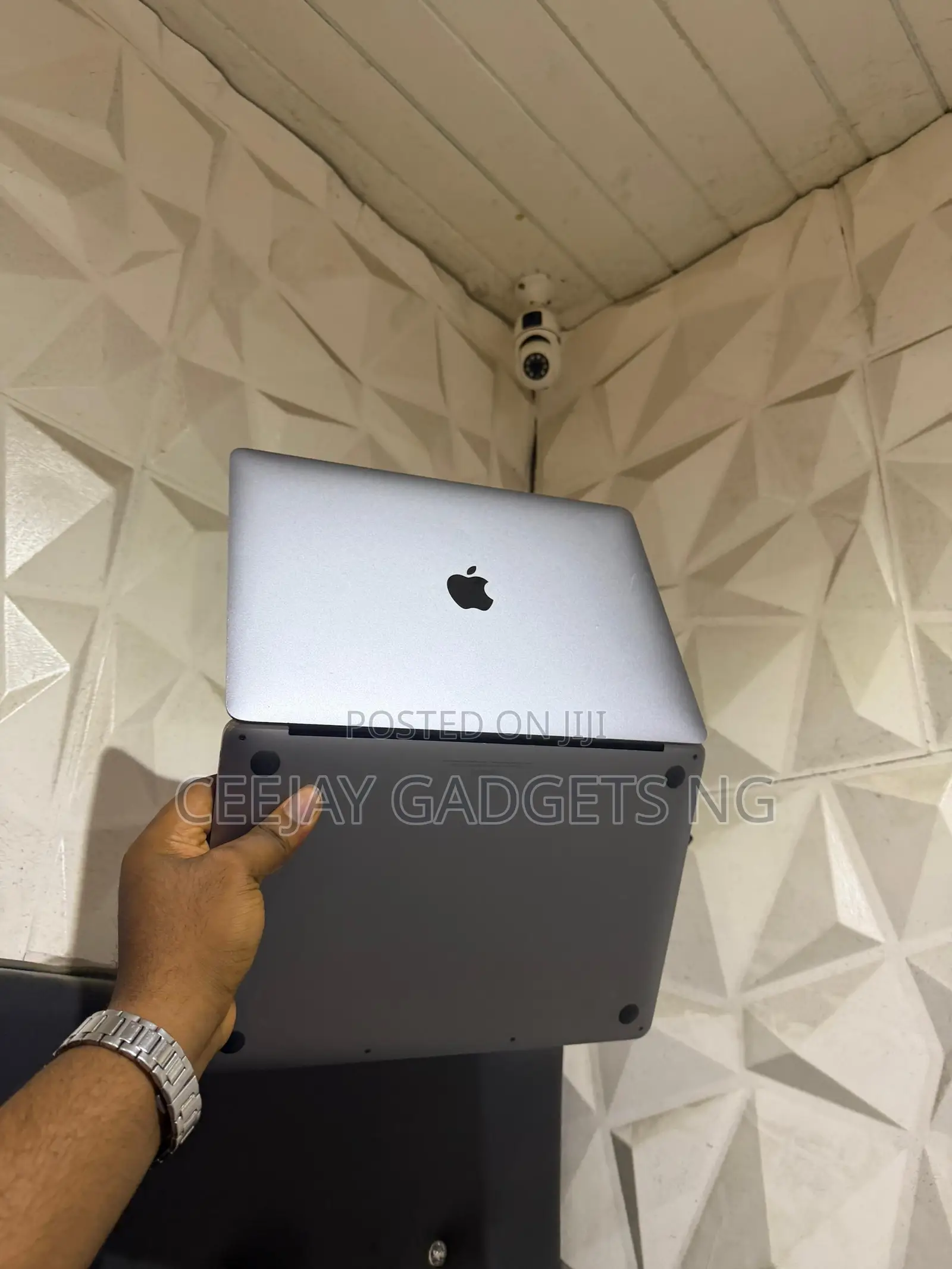 Laptop Apple MacBook Pro 2021 M1 16GB Apple M1 SSD 512GB