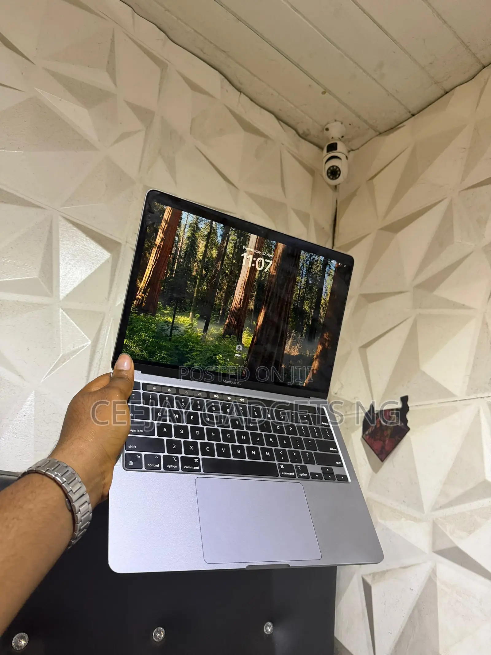 Laptop Apple MacBook Pro 2021 M1 16GB Apple M1 SSD 512GB