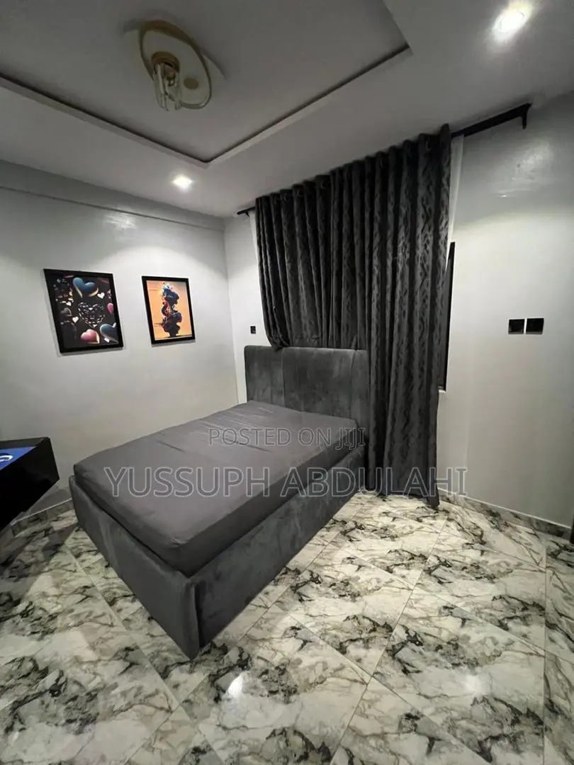 3 Bedrooms Yaba Alagomeji