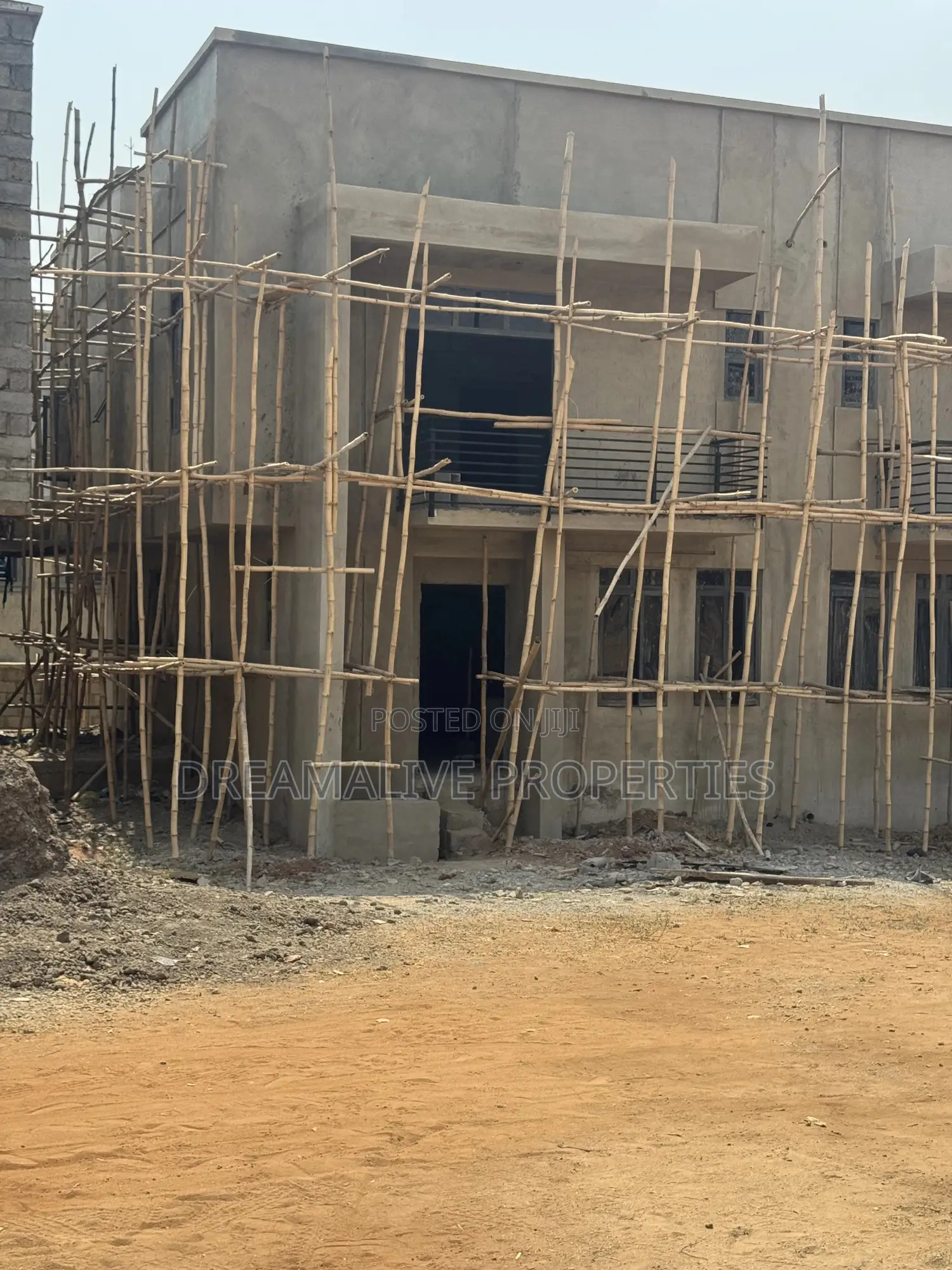 4bdrm Duplex in Life Camp for sale
