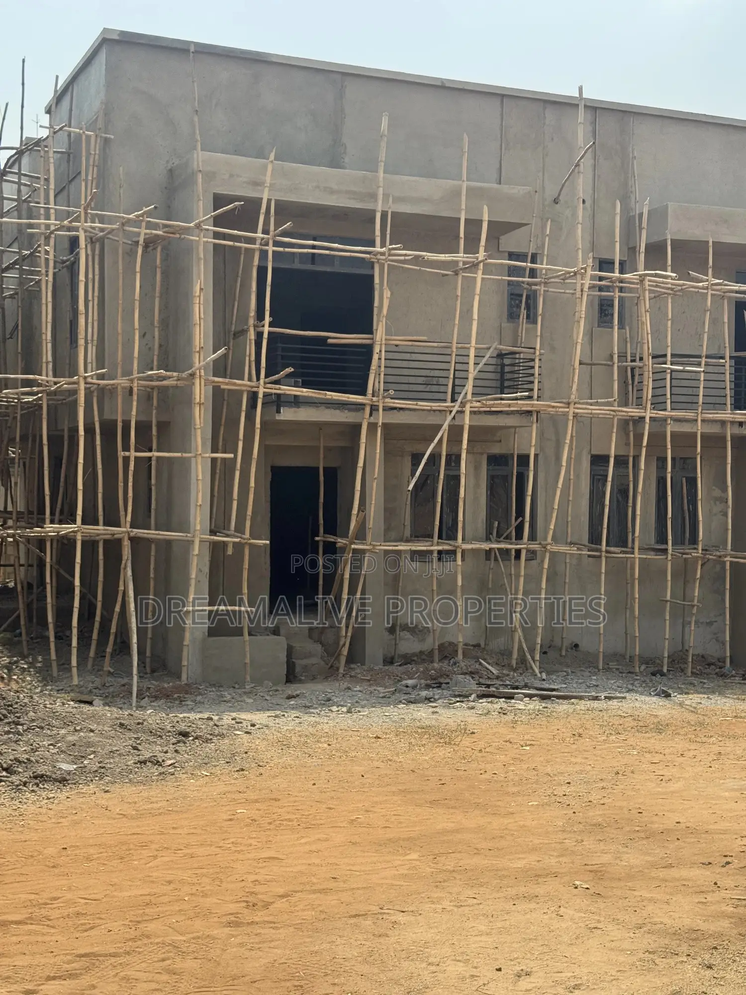 4bdrm Duplex in Life Camp for sale
