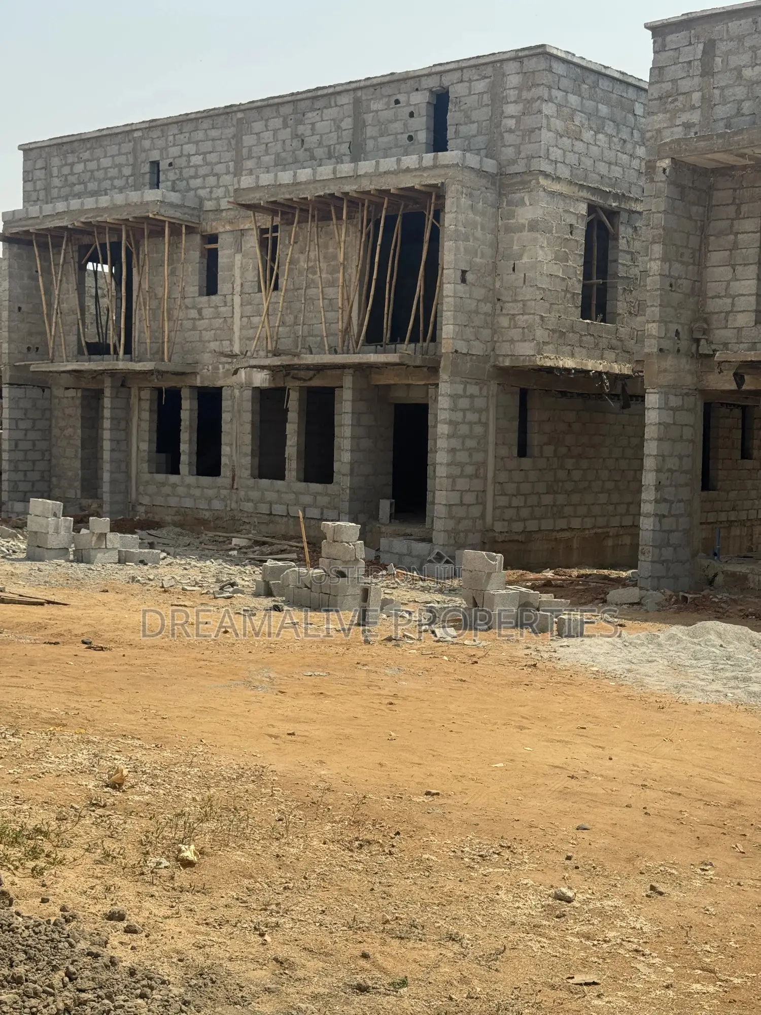 4bdrm Duplex in Life Camp for sale