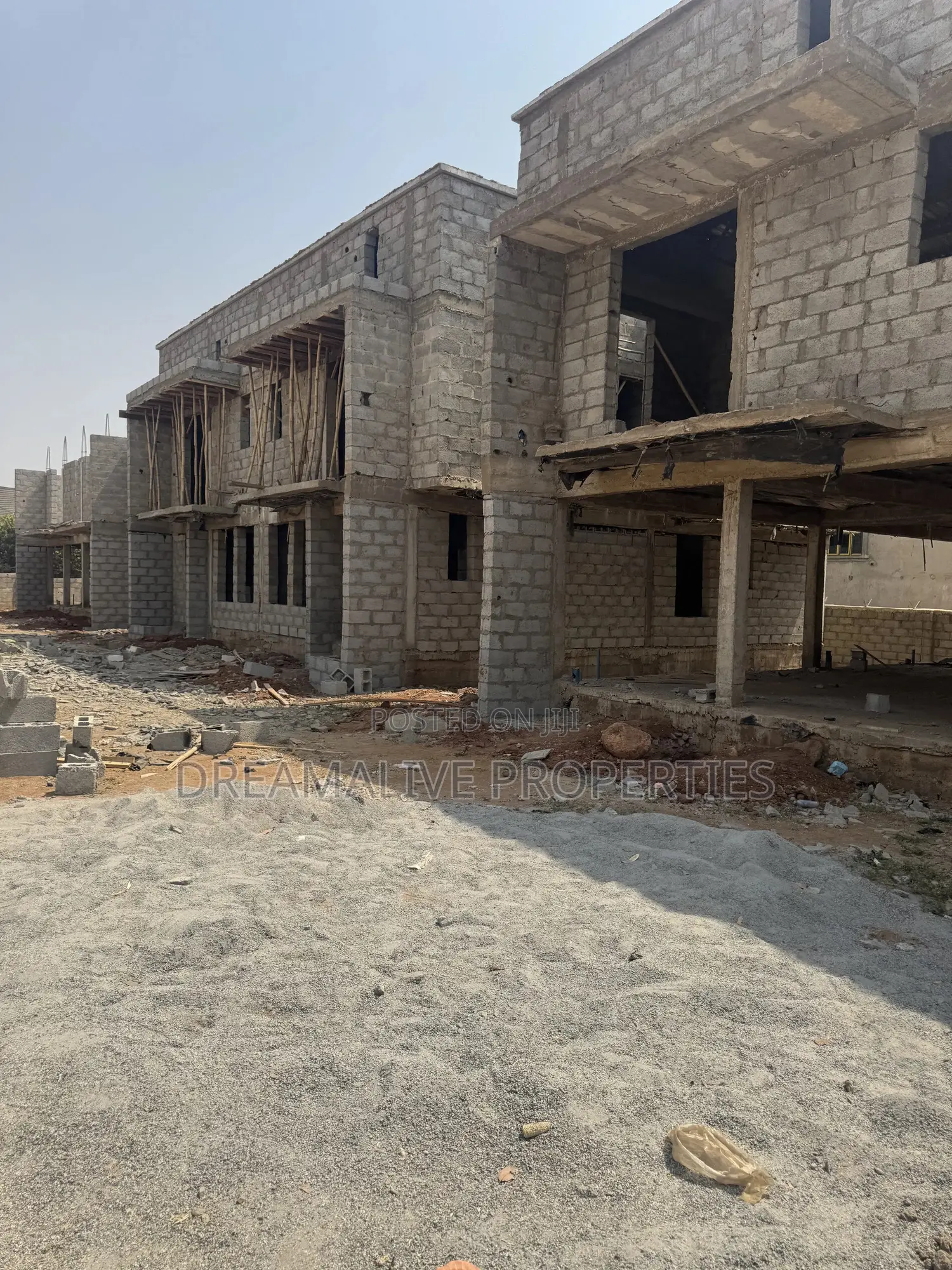 4bdrm Duplex in Life Camp for sale