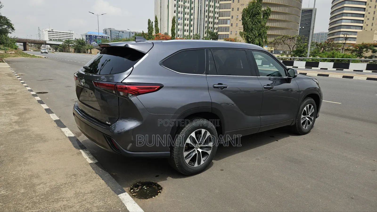 Toyota Highlander XLE AWD 2020 Gray