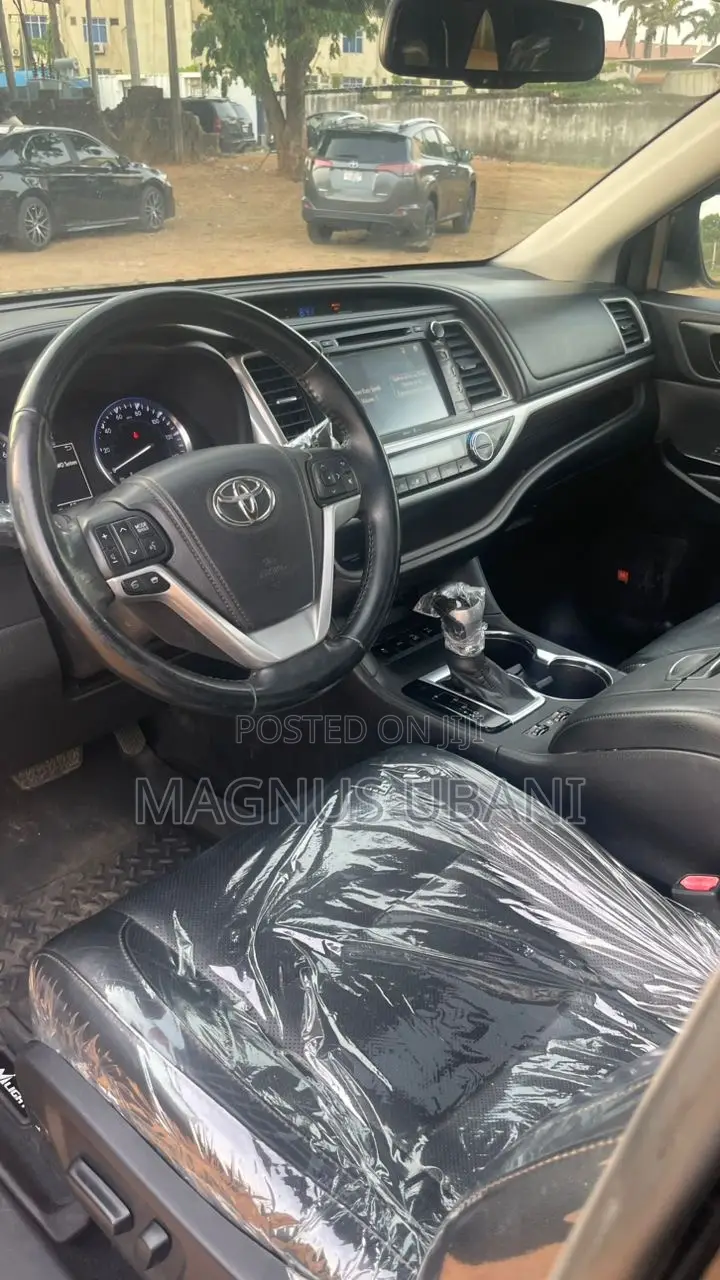 Toyota Highlander Limited 4dr SUV AWD (3.5L 6cyl 6A) 2015 Black