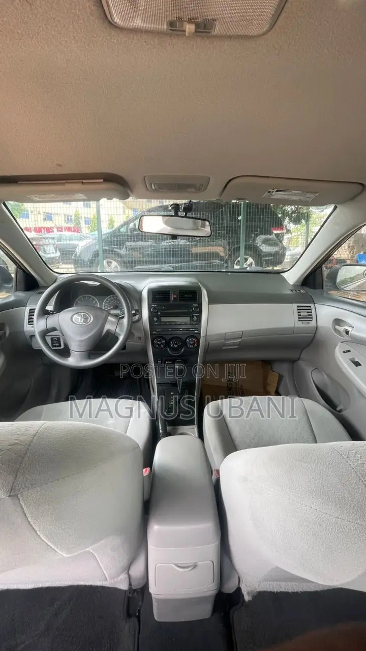 Toyota Corolla LE 4dr Sedan (1.8L 4 cyl 4A) 2009 Gray