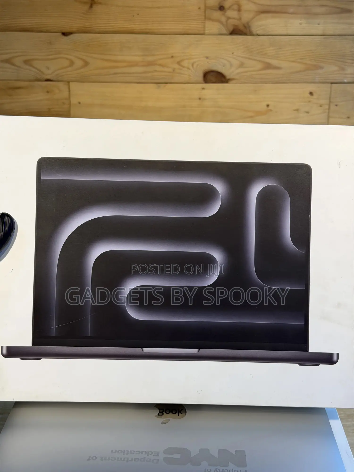 New Laptop Apple MacBook Pro 2025 M5 14-inch 24GB Apple M5 SSD 1T