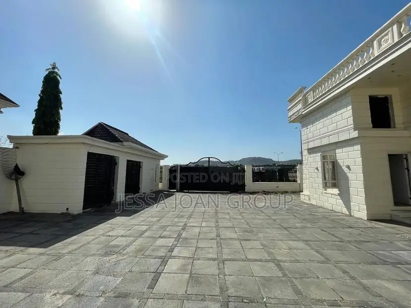 7bdrm Duplex in Katampe Extension for sale