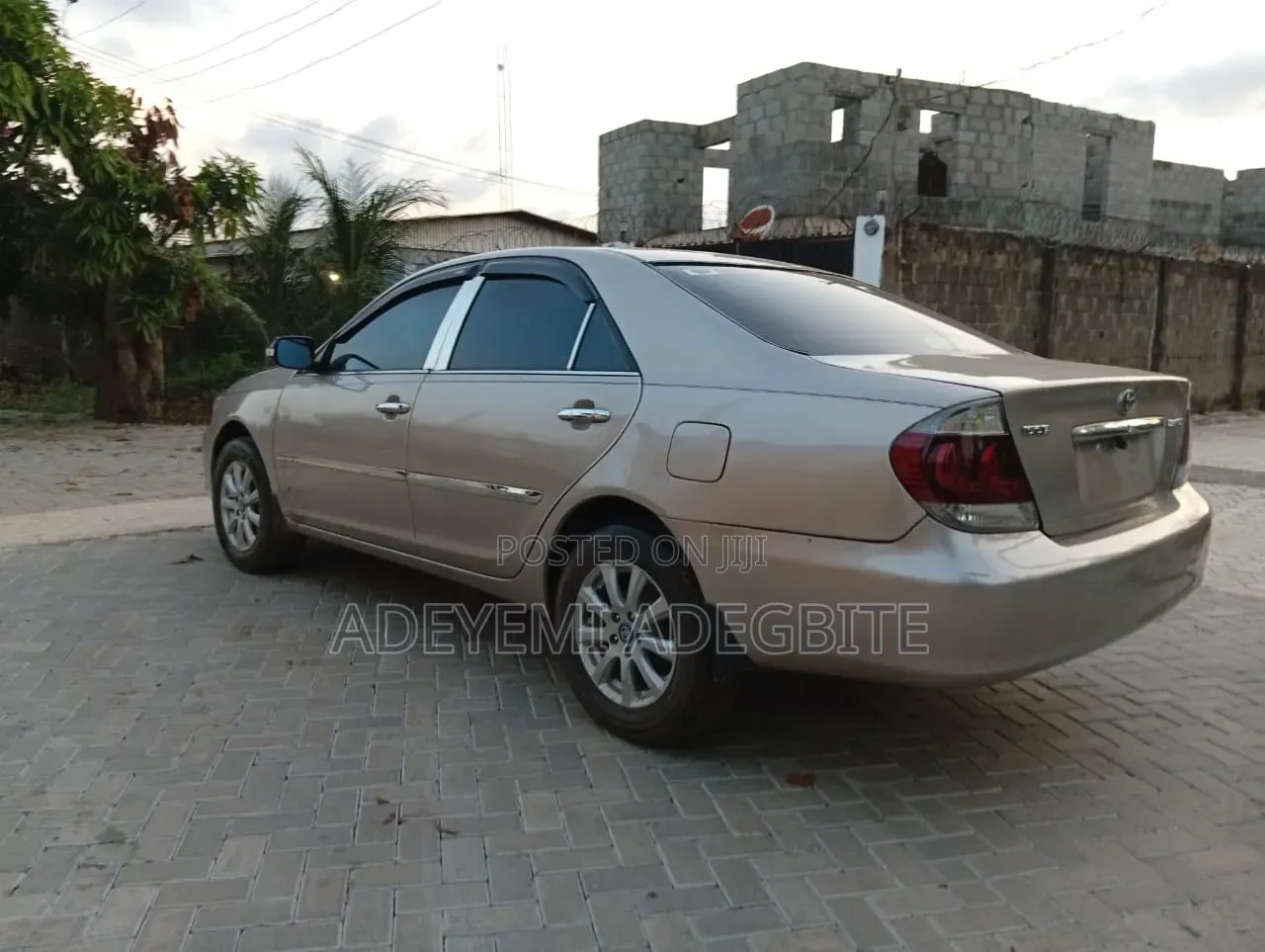 Toyota Camry 2005 Gold