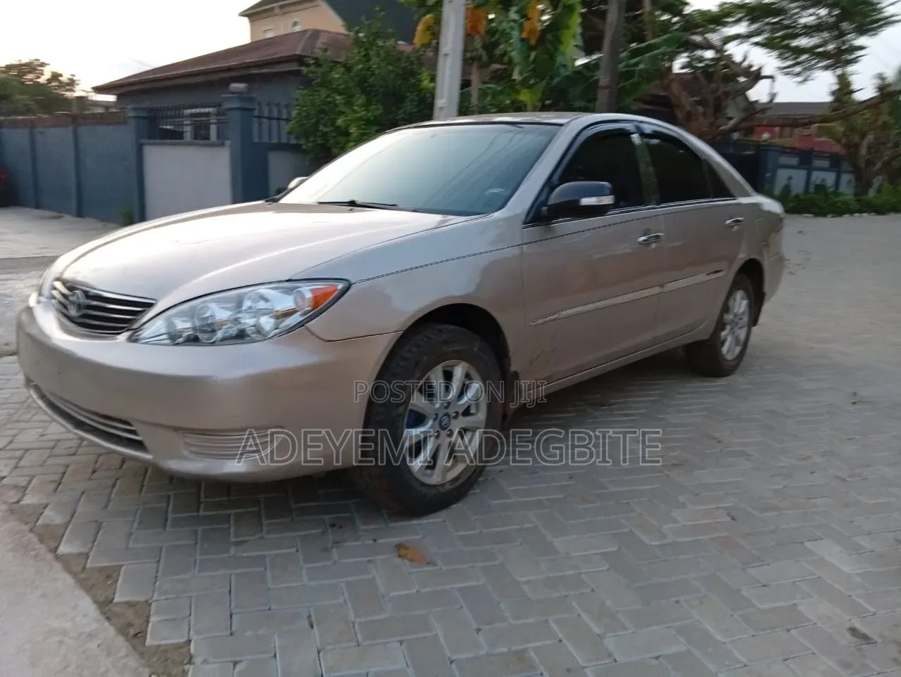 Toyota Camry 2005 Gold