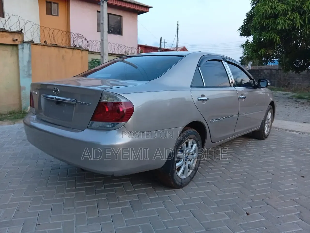 Toyota Camry 2005 Gold