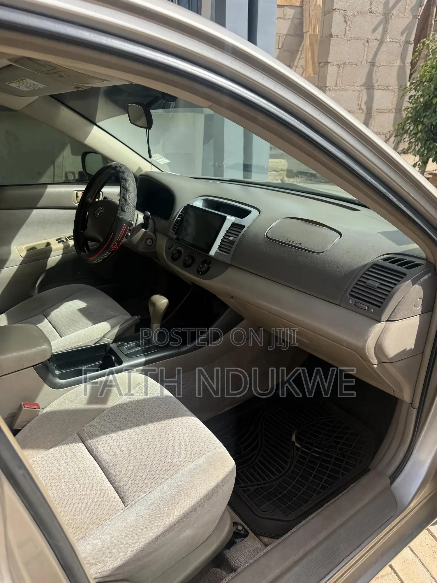 Toyota Camry LE 4dr Sedan (2.4L 4cyl 4A) 2004 Gold