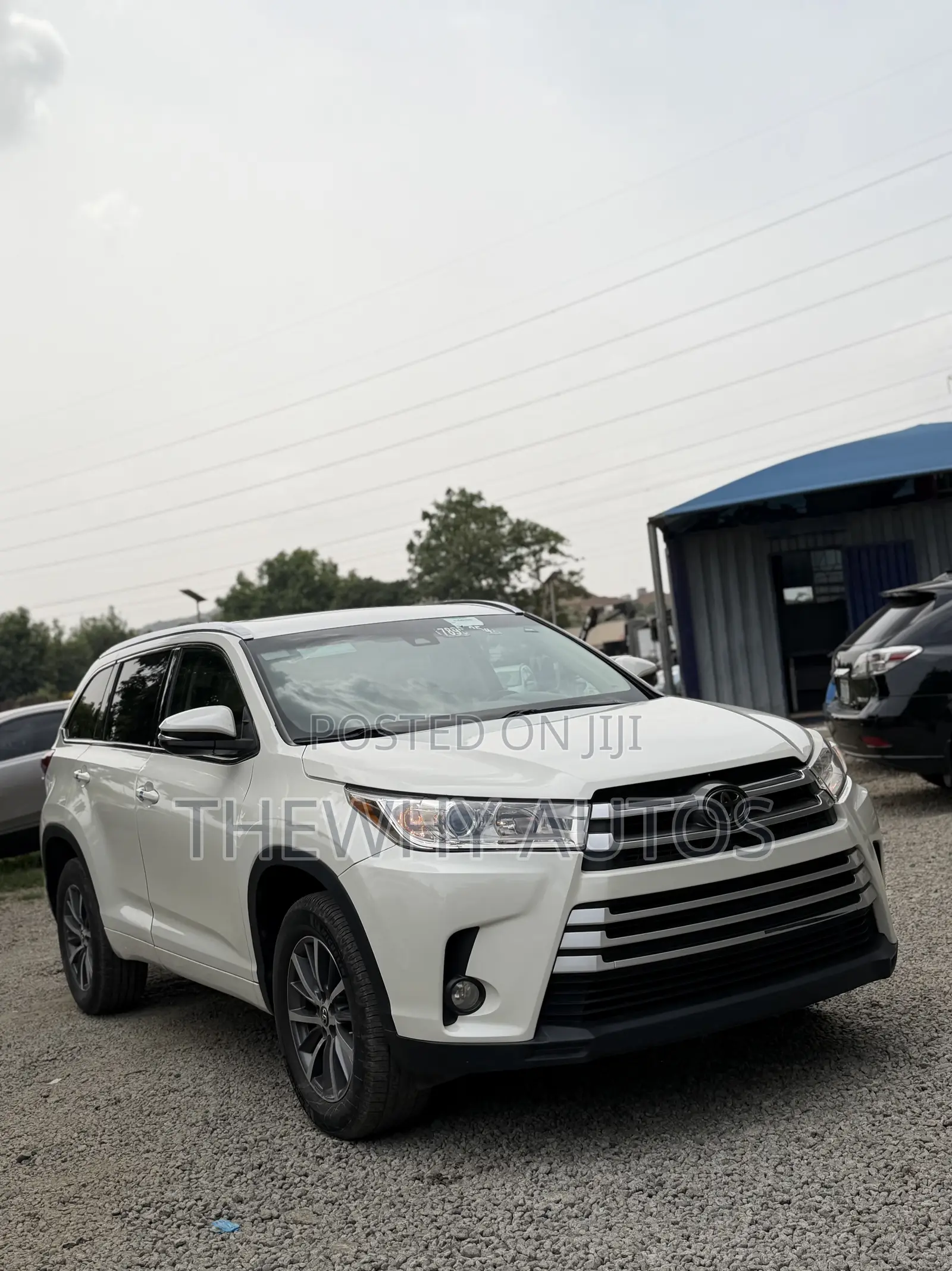 Toyota Highlander XLE 4x2 V6 (3.5L 6cyl 8A) 2017 White
