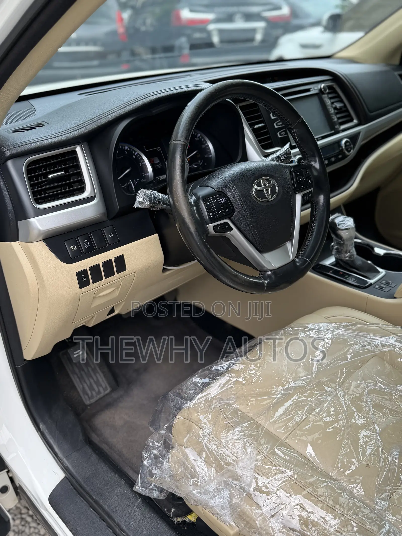 Toyota Highlander XLE 4x2 V6 (3.5L 6cyl 8A) 2017 White