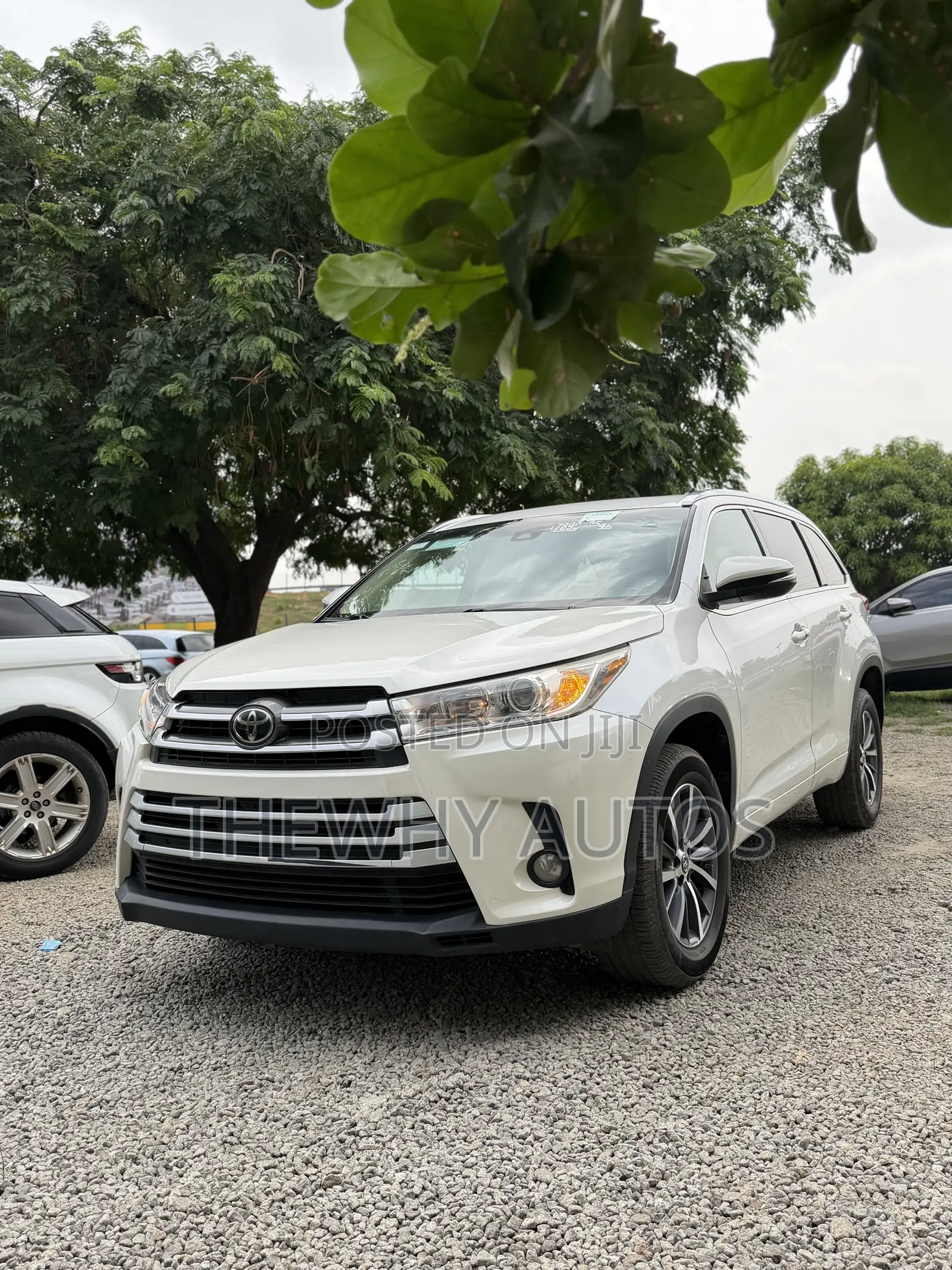 Toyota Highlander XLE 4x2 V6 (3.5L 6cyl 8A) 2017 White