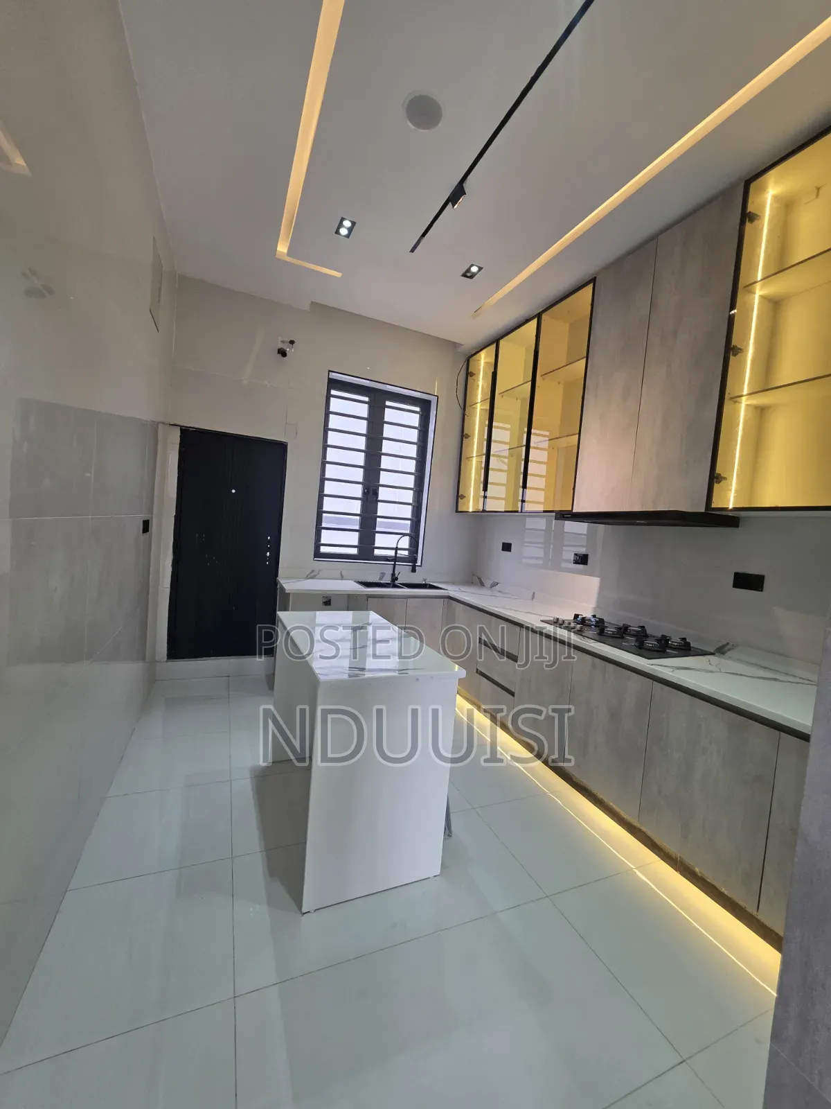 4bdrm Duplex in Ikota for sale