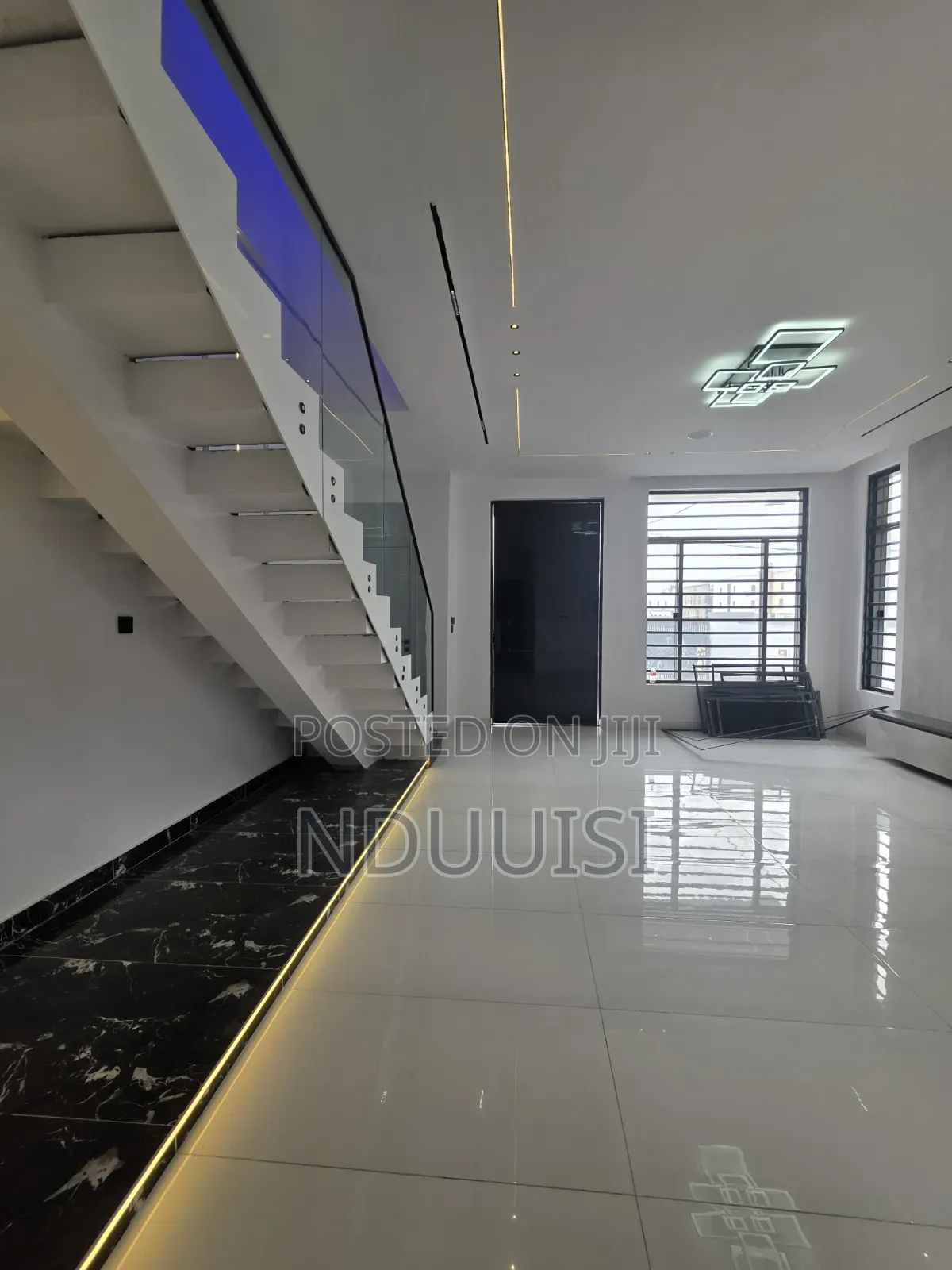 4bdrm Duplex in Ikota for sale
