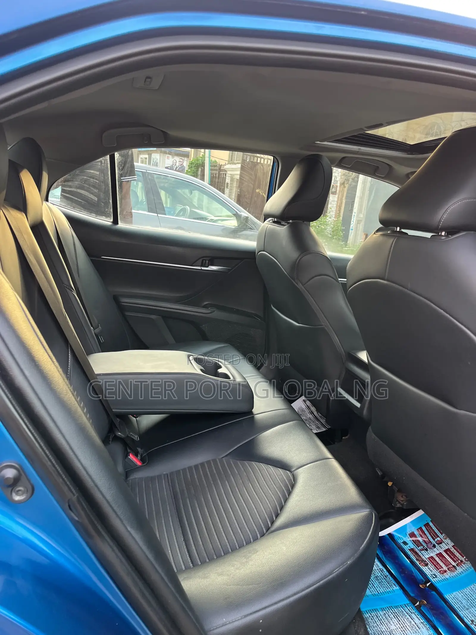 Toyota Camry SE FWD 2020 Blue