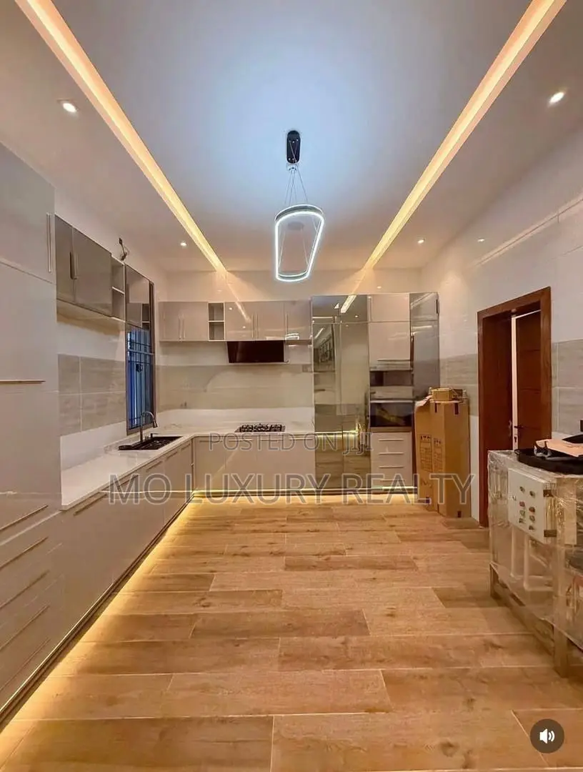 5bdrm Duplex in Ikoyi for sale