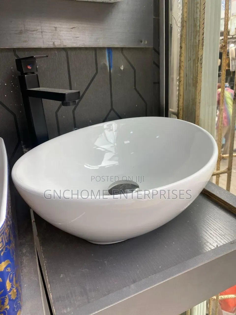 Mini Countertop Basin White Circle
