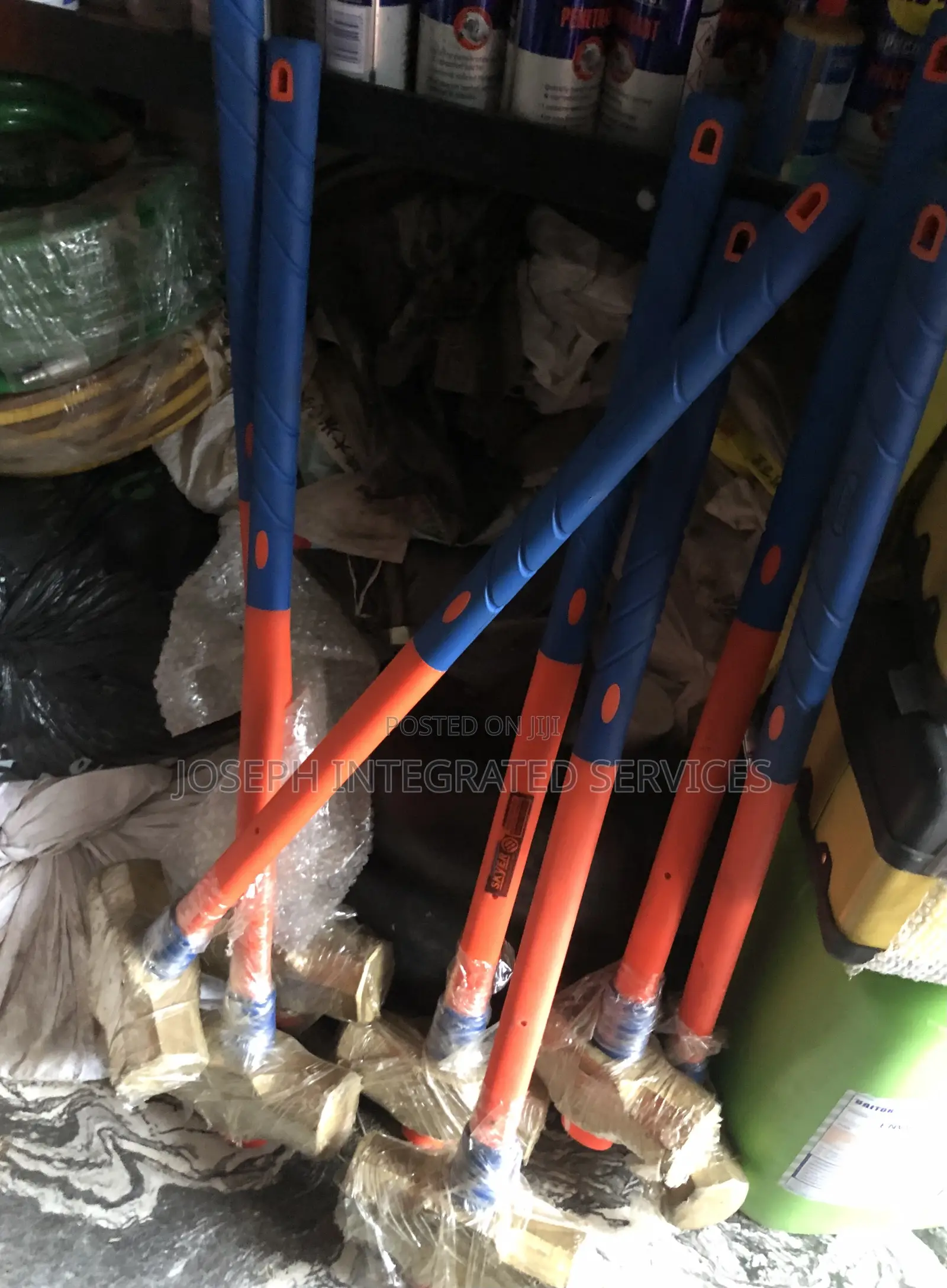 10kg Non-Sparking Sledge Hammer With a Brass Head.