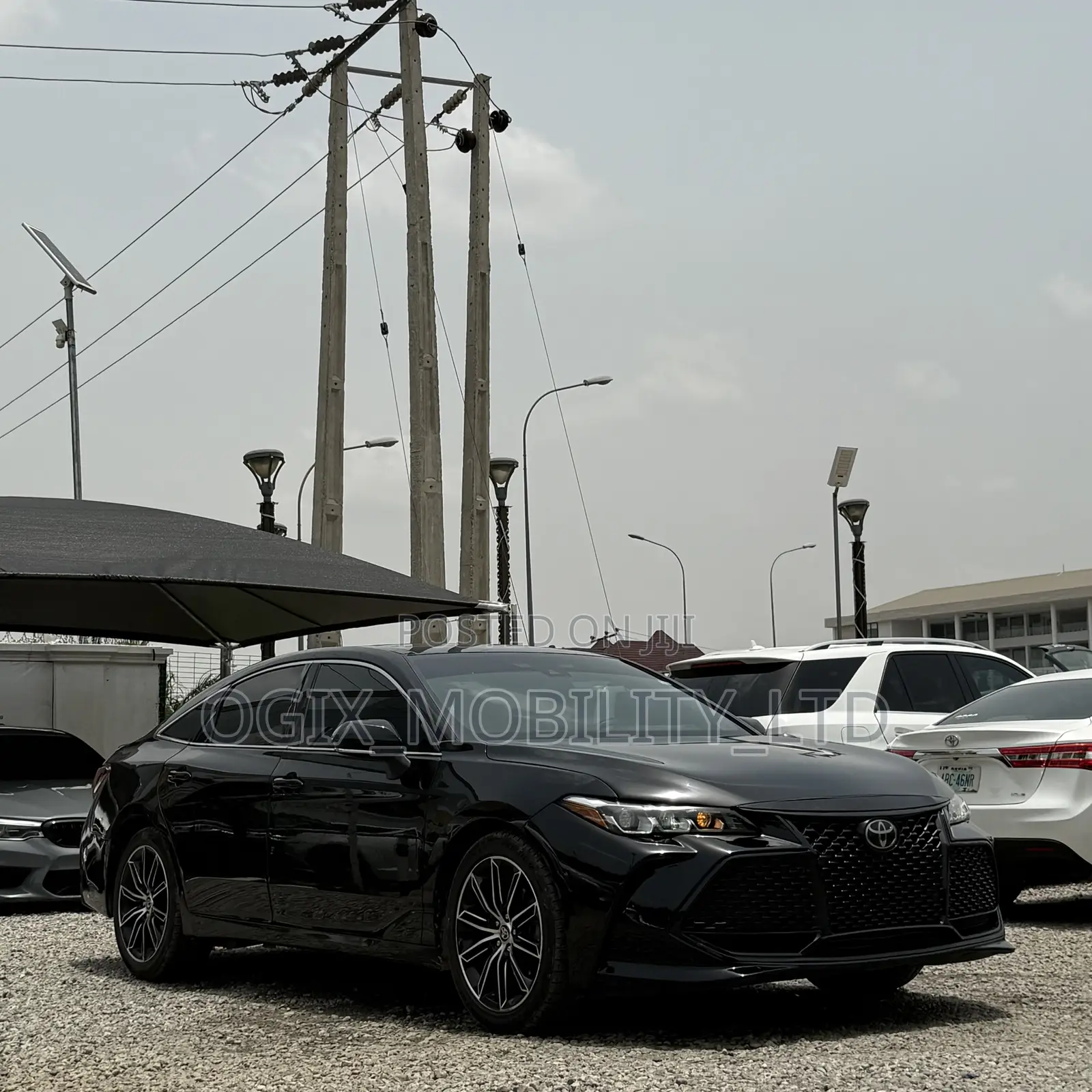 Toyota Avalon 2022 Black