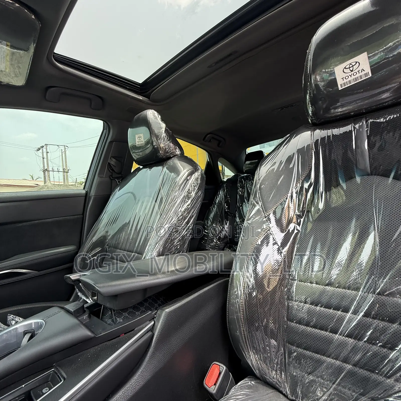 Toyota Avalon 2022 Black