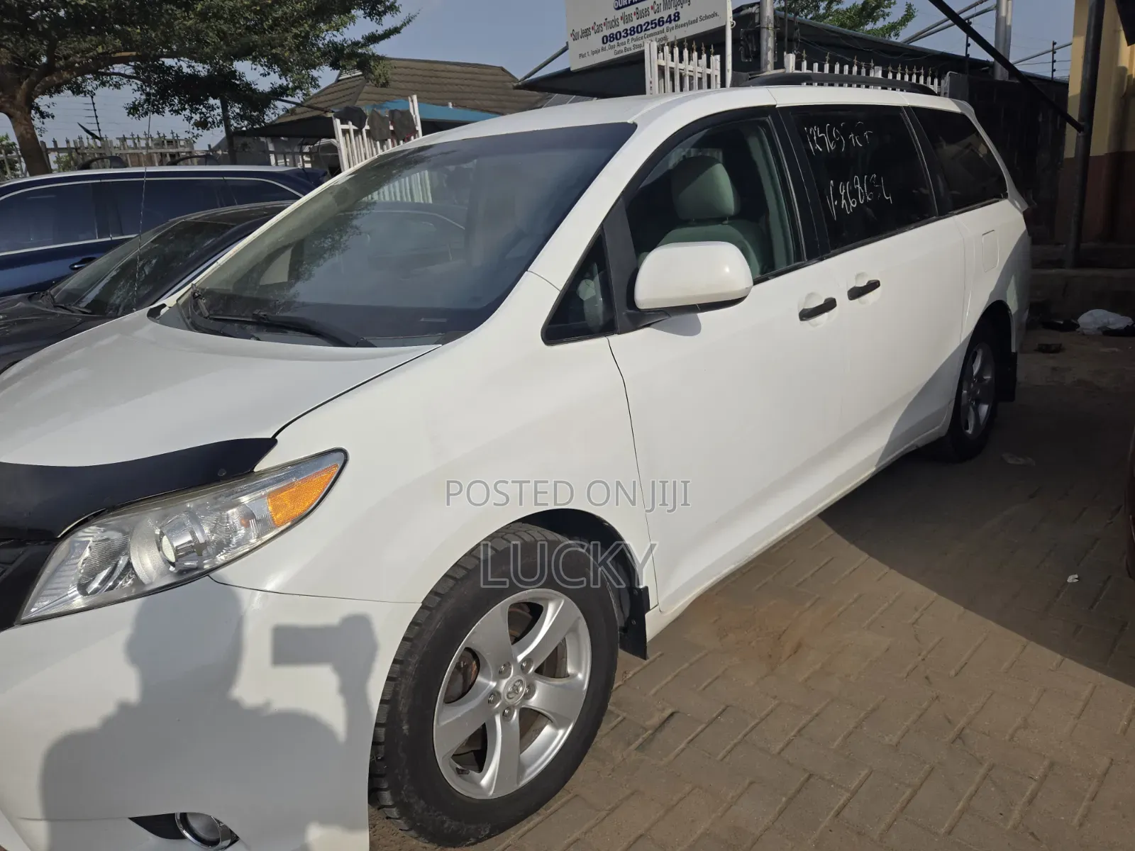 Toyota Sienna LE 7 Passenger 2012 White