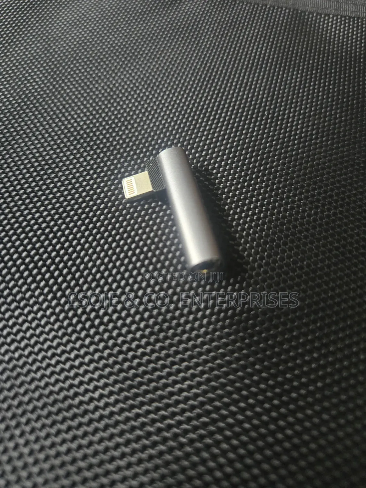 Apple Lightening to 3.5mm Audio Jack