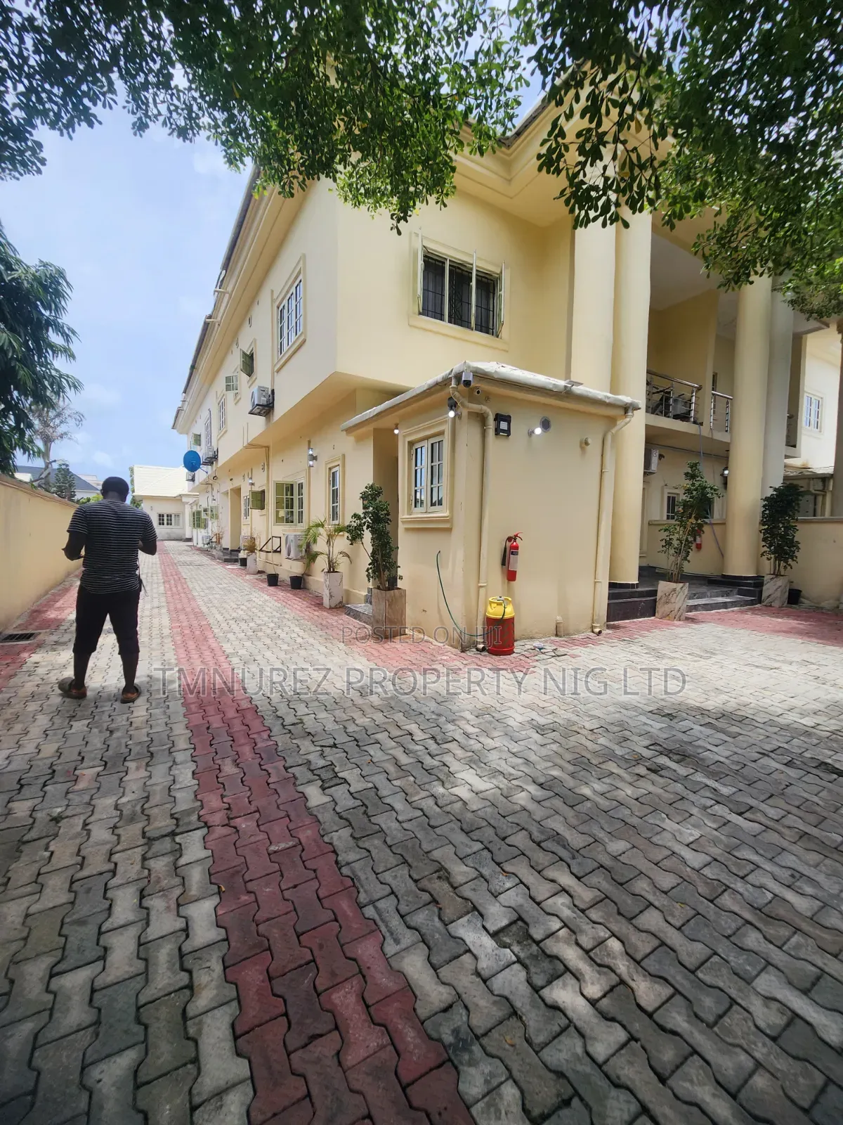 4bdrm Duplex in Lekki Phase1 for rent