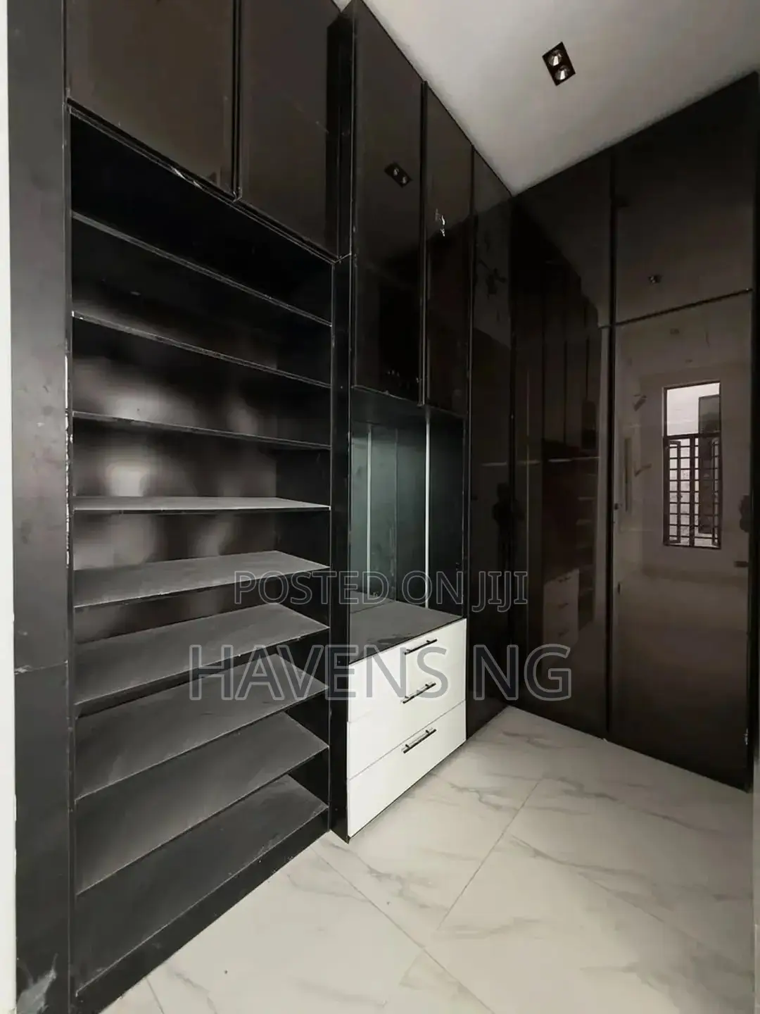 4bdrm Duplex in Lekki Phase 2 for sale