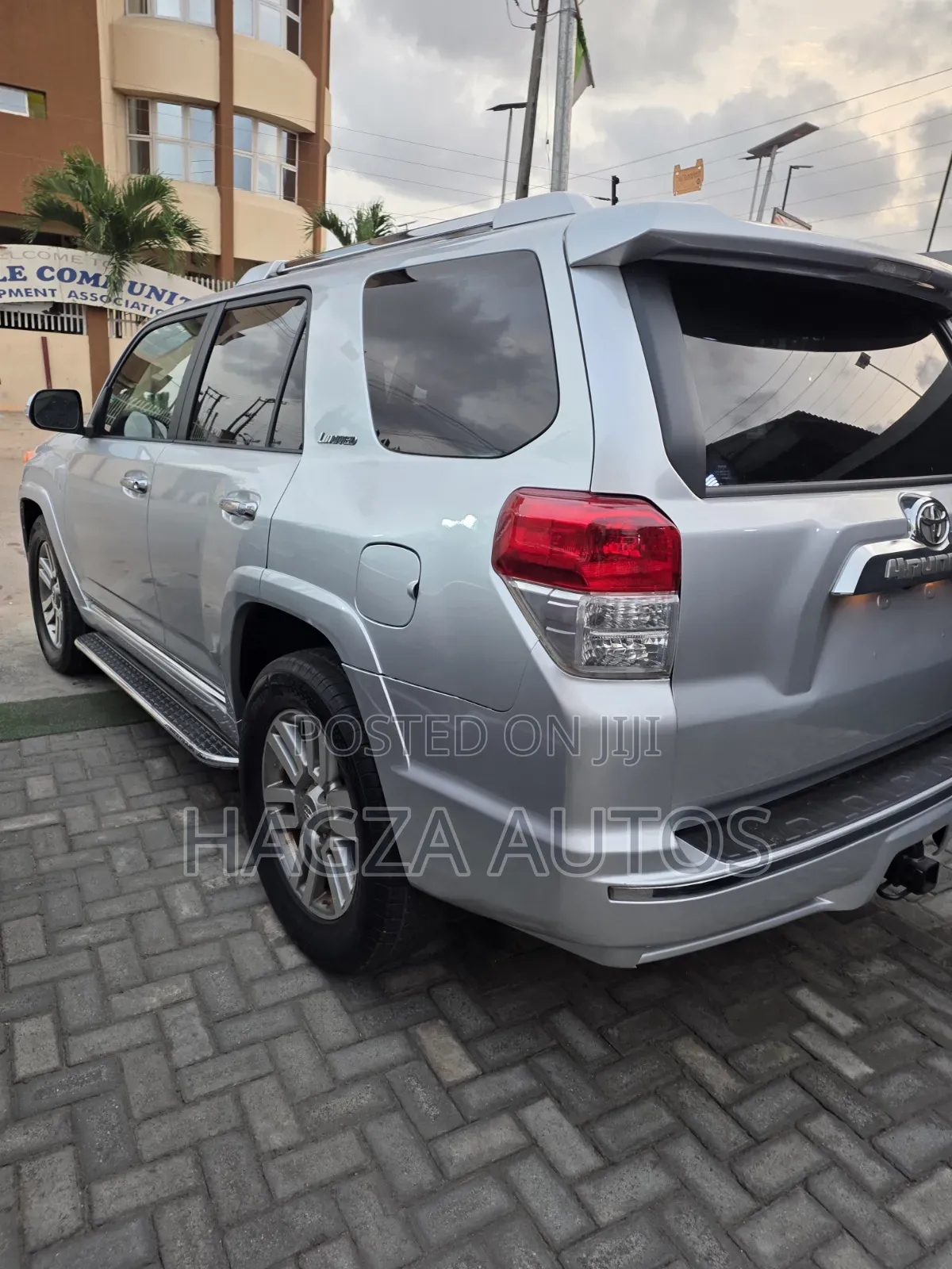 Toyota 4-Runner Limited 4WD 2011 Silver