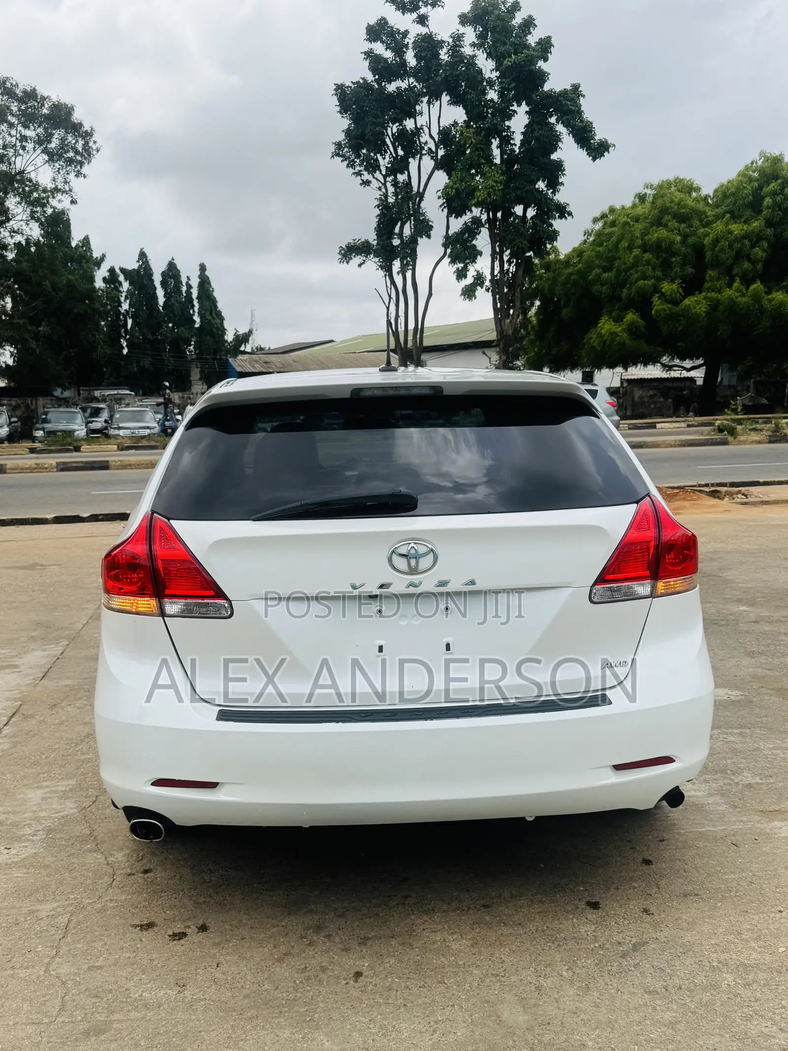 Toyota Venza Limited 2011 White