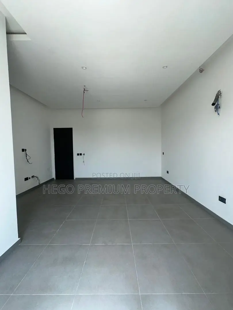 3bdrm Duplex in Lekki Estate for sale