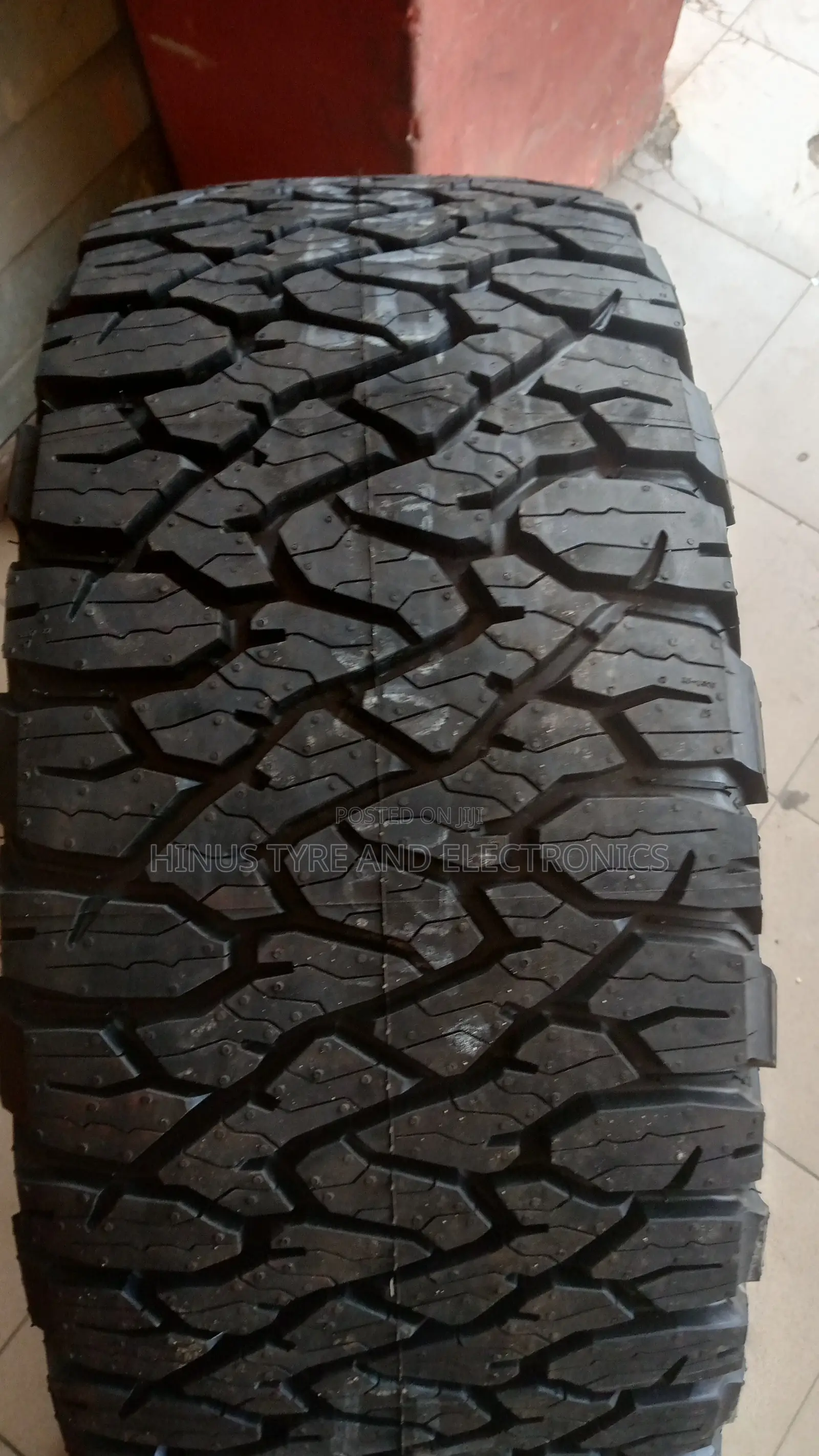 285/55/20 Bf Goodrich Tyre