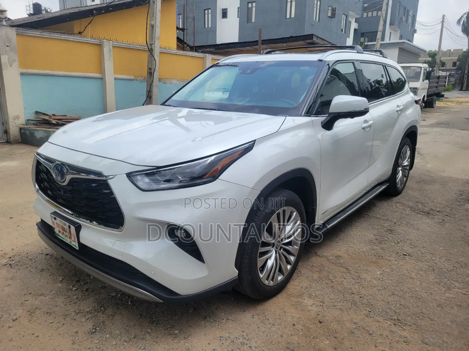 Toyota Highlander Platinum AWD 2024 White