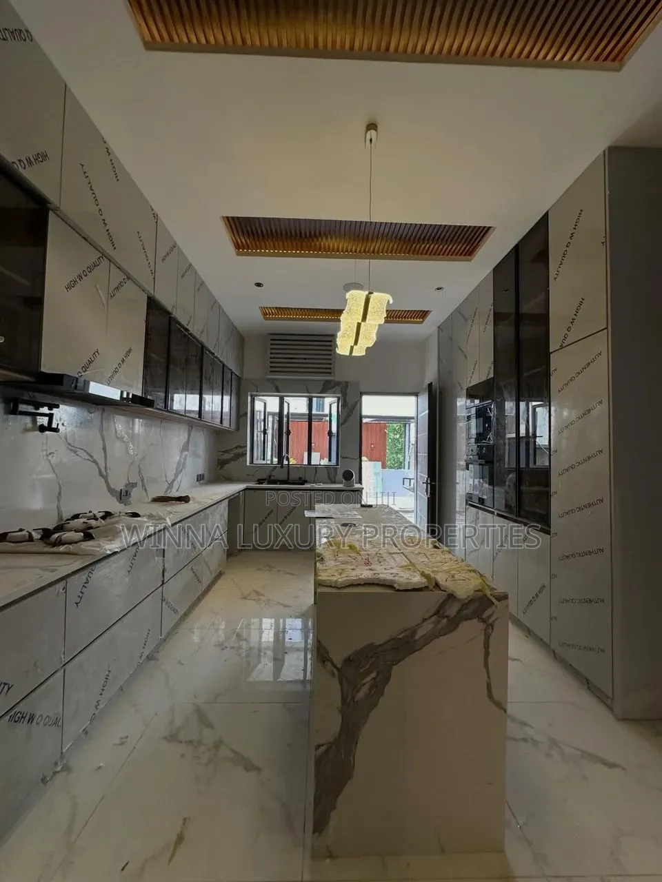 5bdrm Duplex in Utako for sale