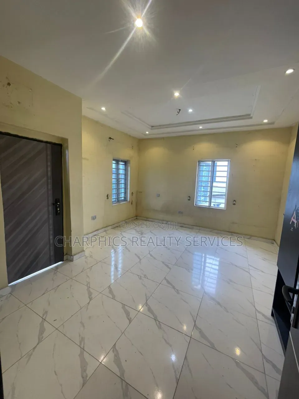 3bdrm Apartment in Adeniran Ogunsanya for rent