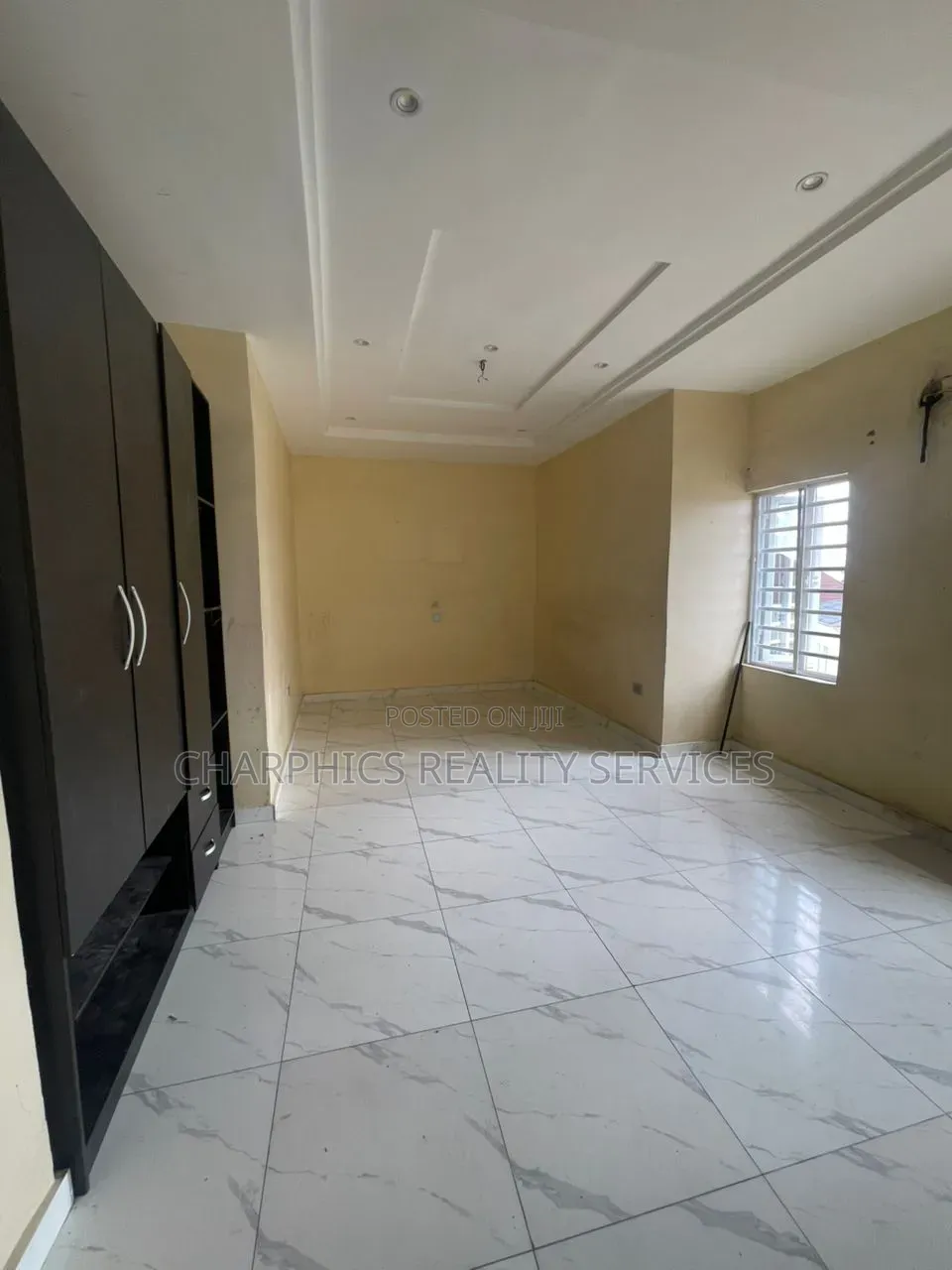 3bdrm Apartment in Adeniran Ogunsanya for rent