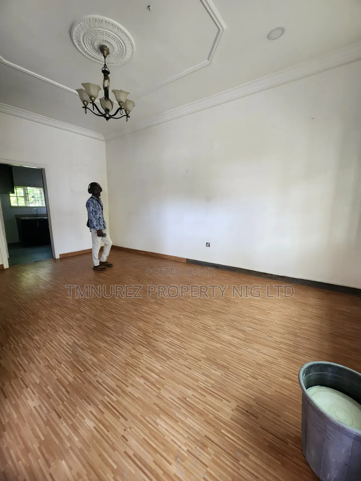 3bdrm Apartment in Lekki Phase1 for rent