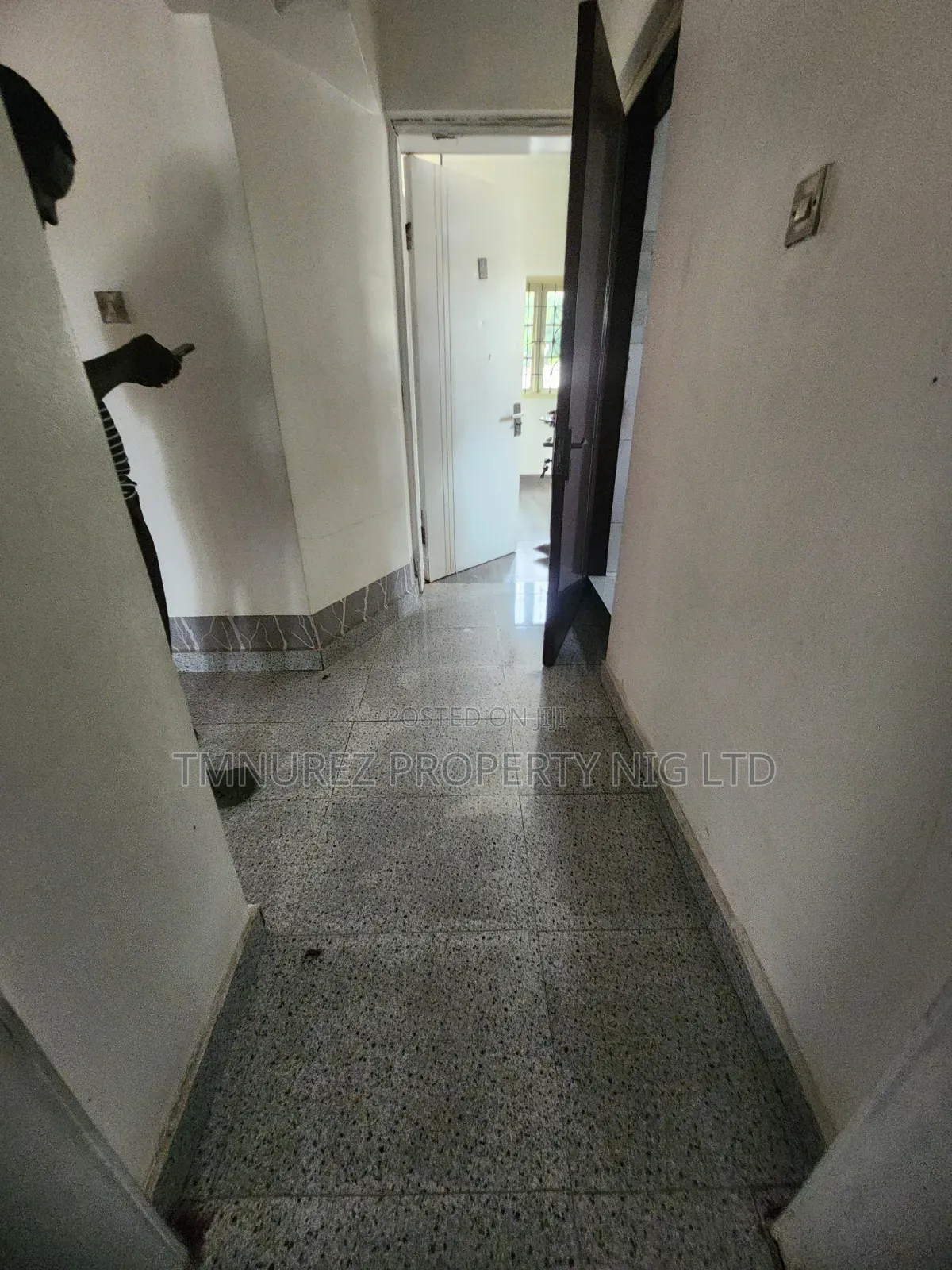 3bdrm Apartment in Lekki Phase1 for rent