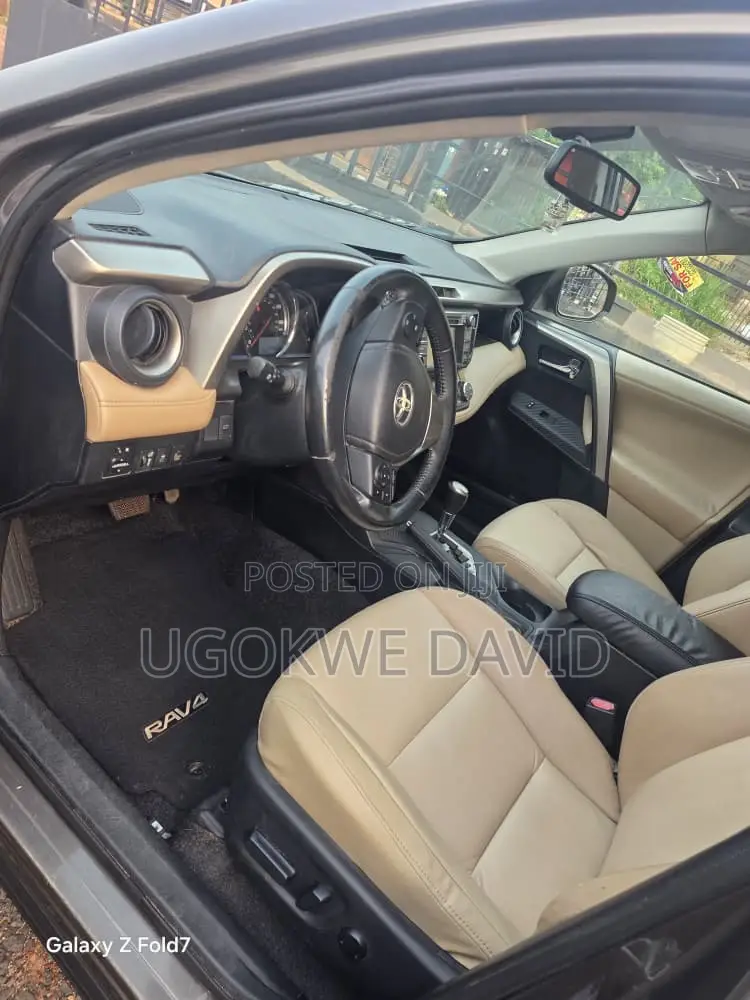 Toyota RAV4 2015 Gray