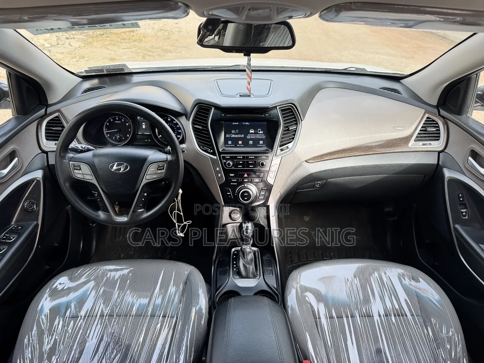 Hyundai Santa Fe 2017 White